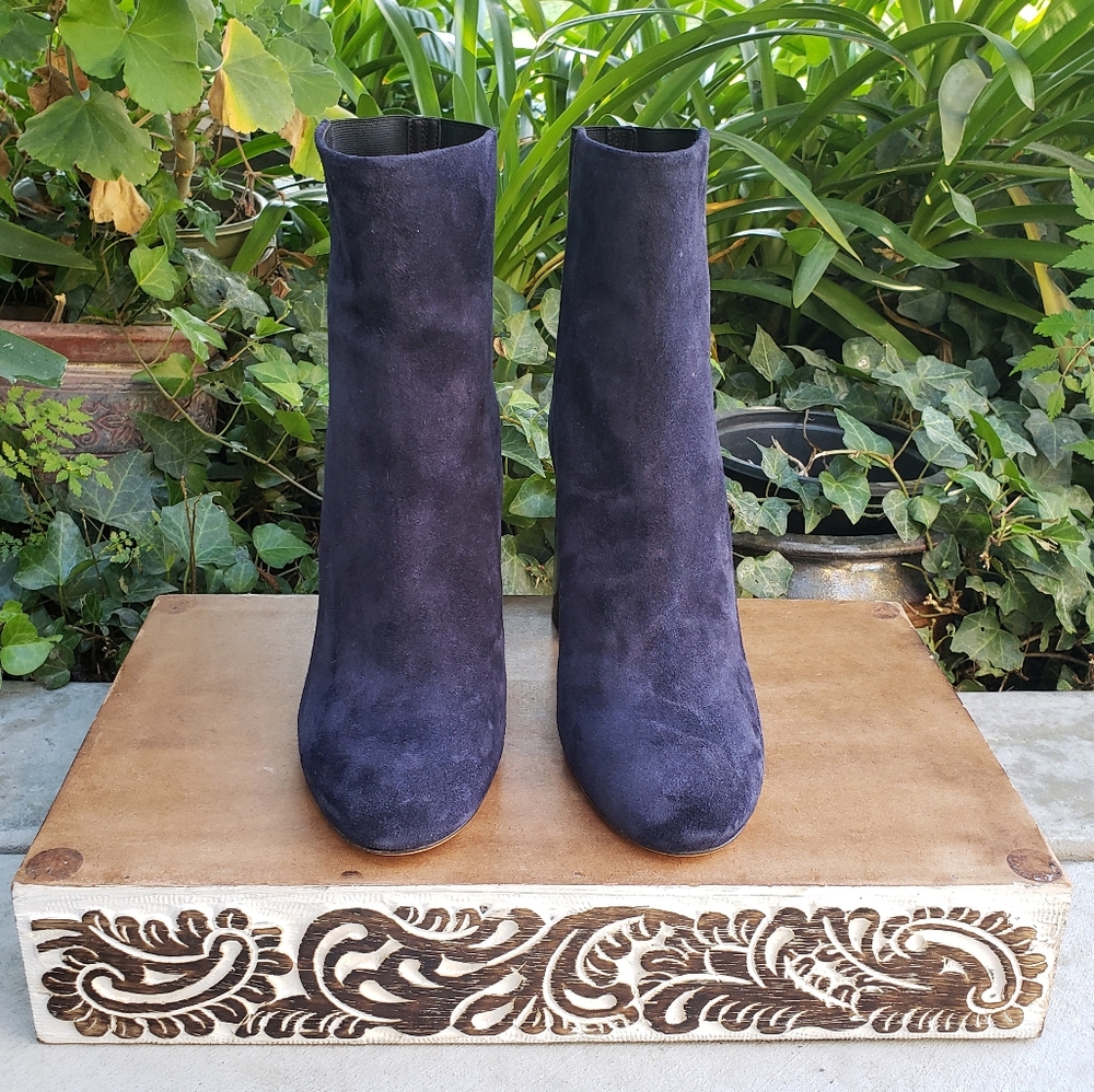 Timeless Chic Navy Italian Suede Rag & Bone Bootie - Picture 3 of 8